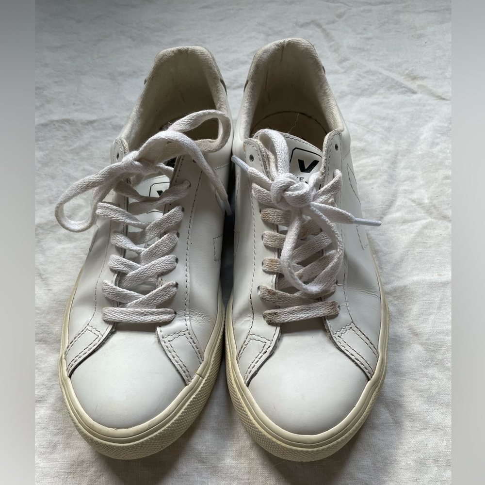 Veja esplar shoes, only worn a few times :)